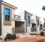 स्वतंत्र नए मकान एम्स हॉस्पिटल से वॉकिंग दूरी पर।