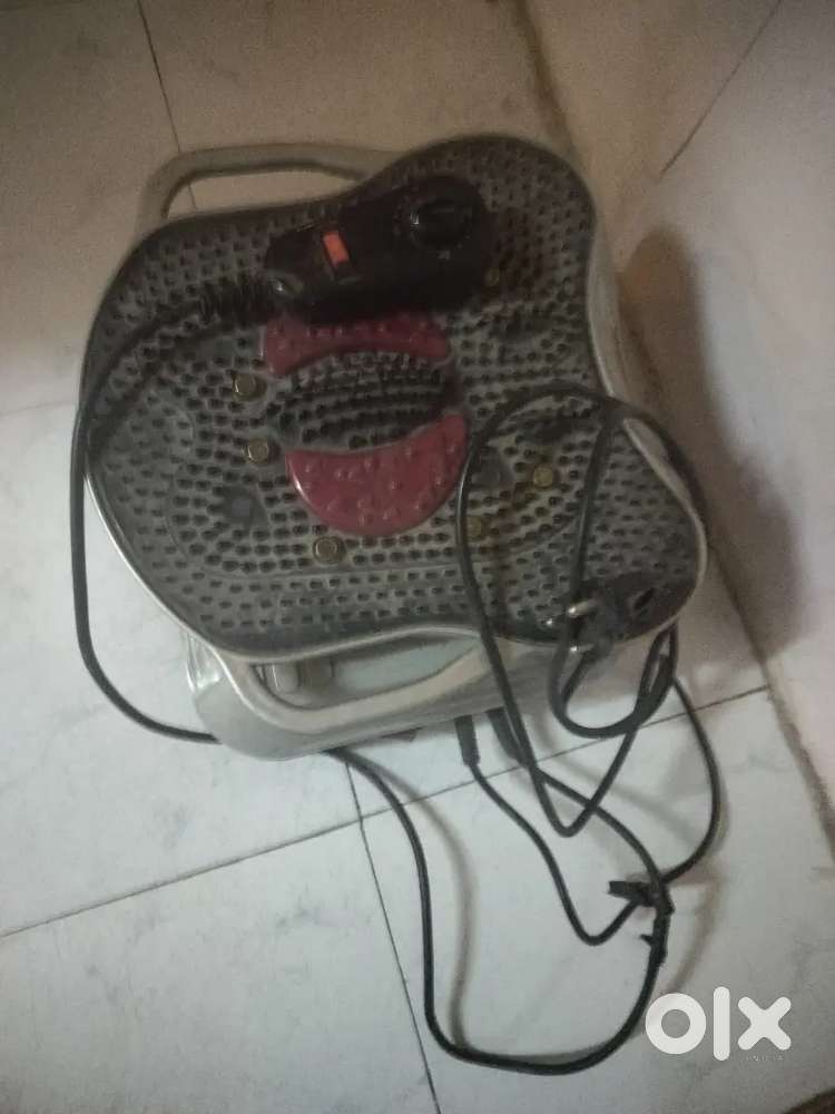Foot vibration massage machine