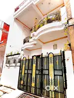 Freehold property (House) For Sale[East Facing]Along Car parking