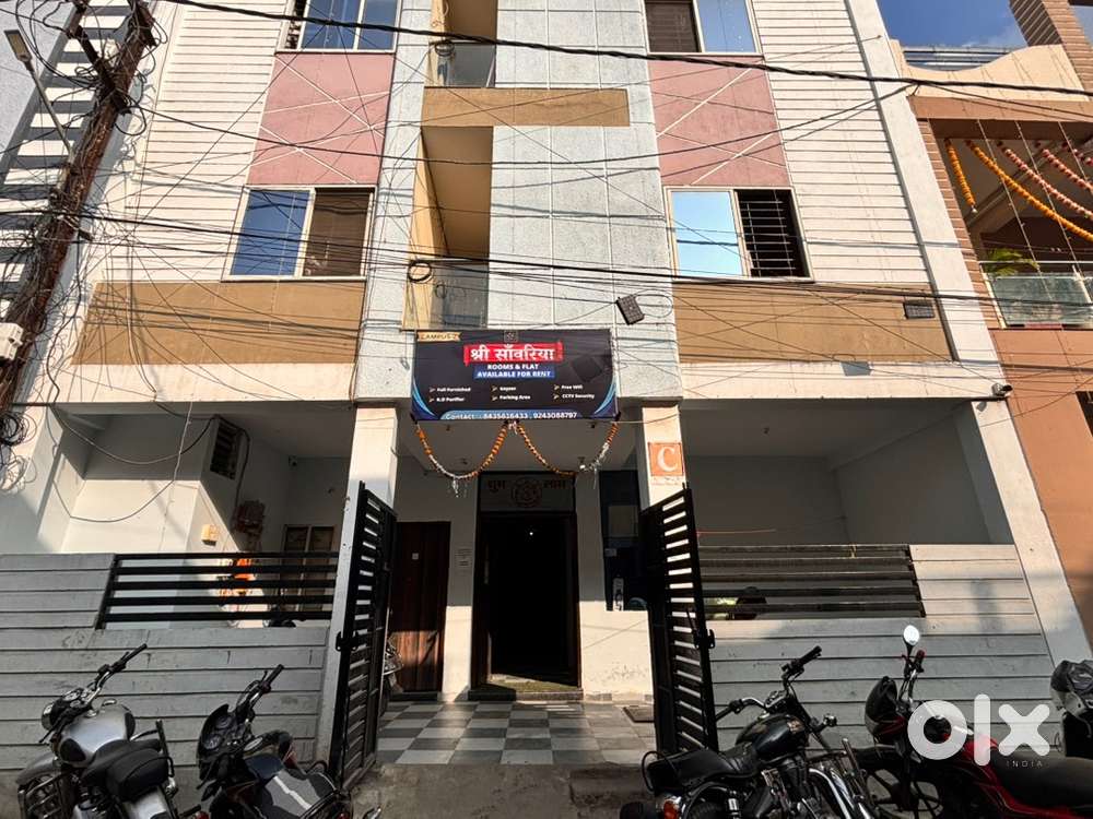 Flats and room available(no brokerage)