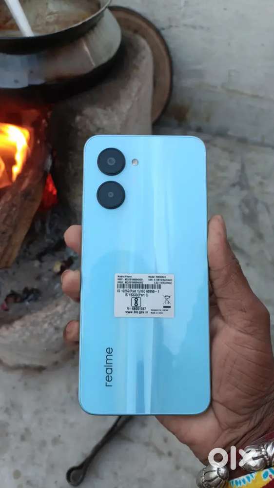 Realme c33
