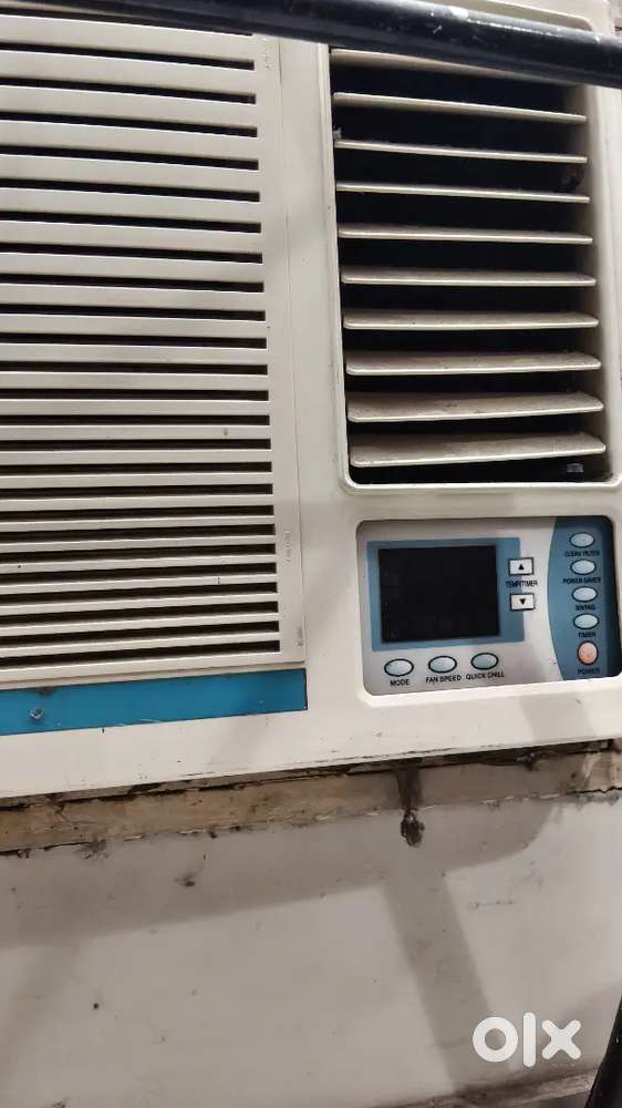 Window AC - Onida - working and serviced