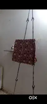 ઝૂલો તેની સાંકળ ની કડીઓ સાથે વેચવાનો છે