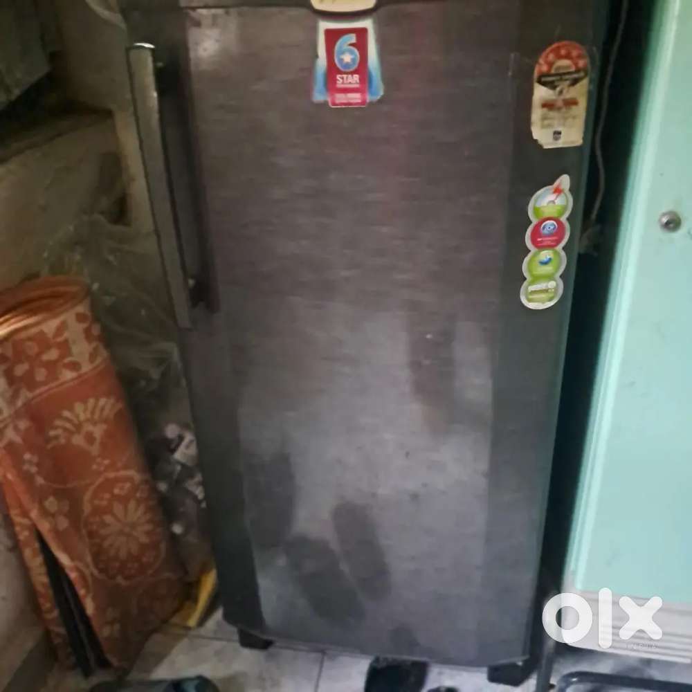 Two fridge sell karna hai chalu condition hai