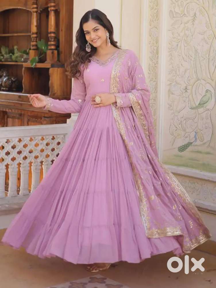 Hiring Alert – Female Model / Showroom Assistant Required