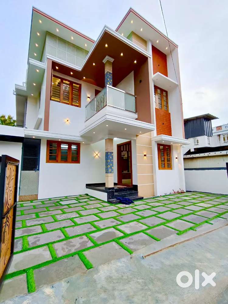 Newly constructed 1926 sqft 5BHK independent house for sale
