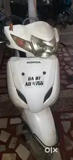 I am selling my activa 3 g . December 2015 . All good . Sell my scotty