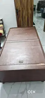 Deewan bed
