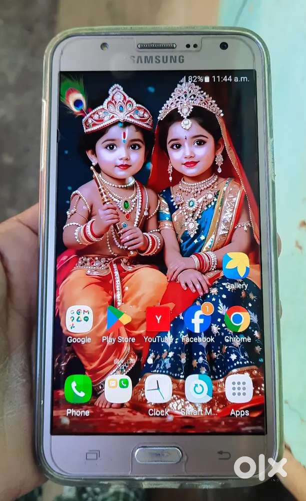 Samsung j7.super AMOLED display.with front flash.good condition.