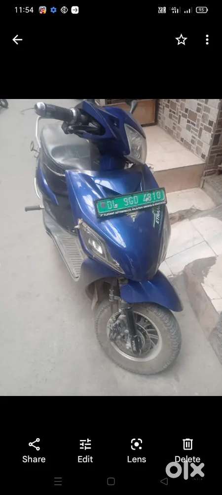 Electric scooty high speed 65 ek bar charging mein100 kilometer