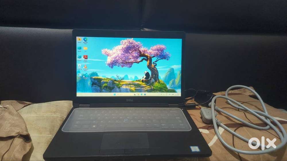 Dell laptop  8.0 Ram and 256 storage