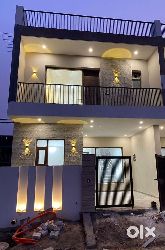 Luxury independent house in dhakoli