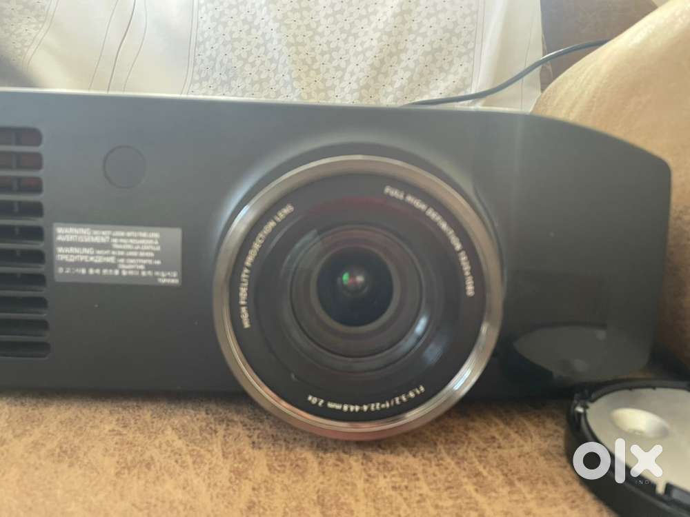 Panasonic PT AE8000 Projector