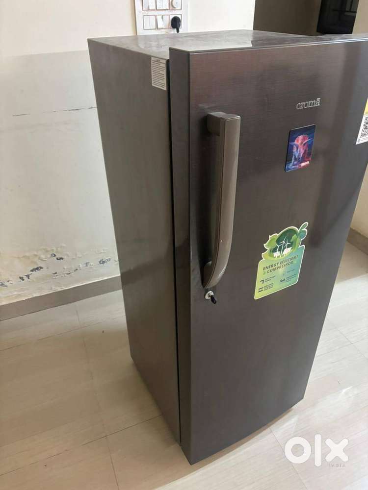 CROMA 215 ltr single door almost new