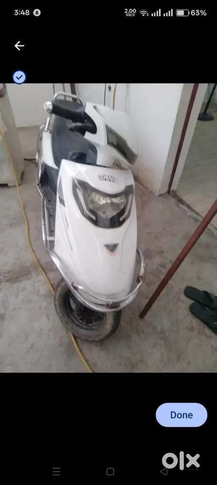 Bechna hai achi scooty hai