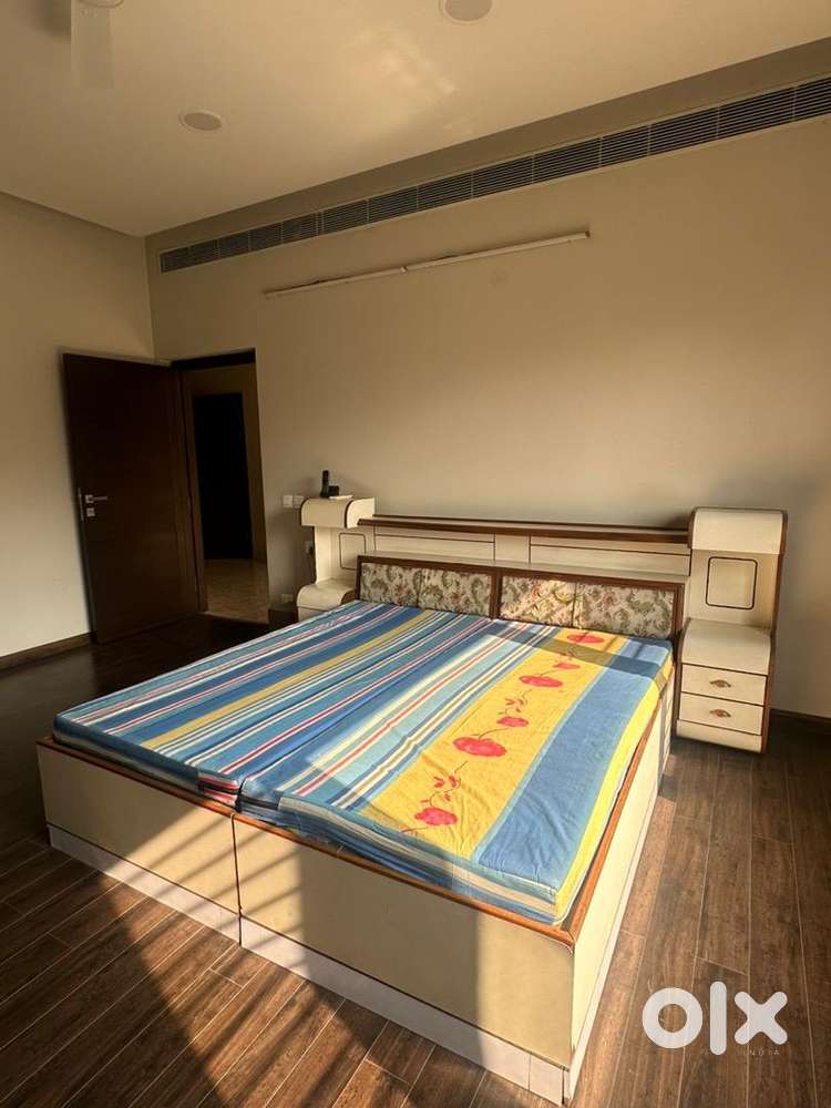 Wooden King Size Bed