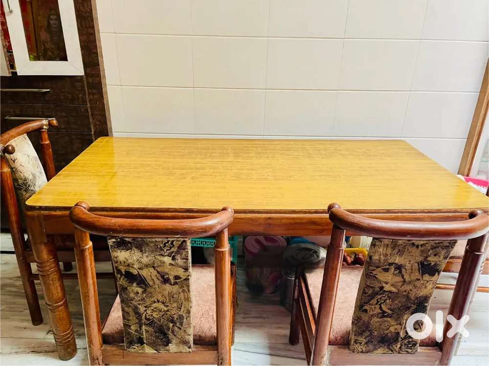 Big Dining table and 6 chairs