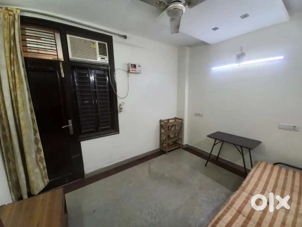 Private A/C Room available in GTB Nagar