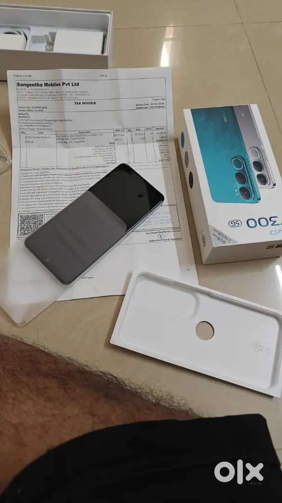 Vivo Y 300 5g 8gb ram 256gb memory all accessories