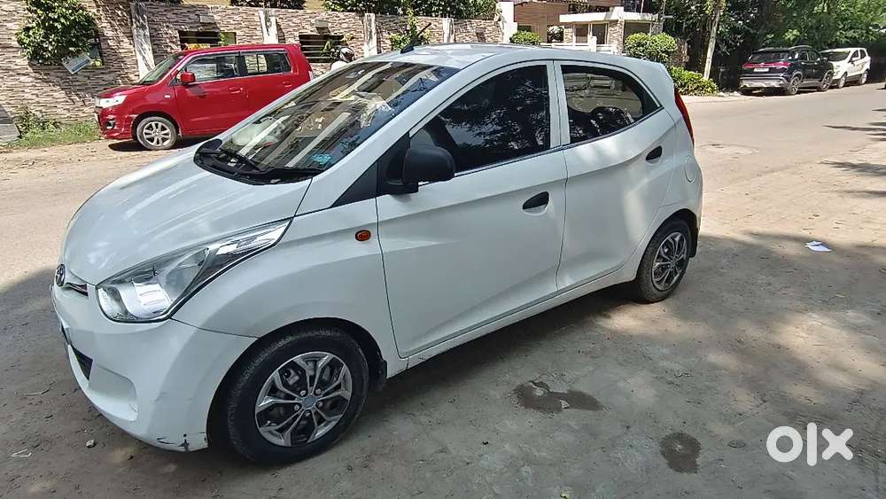 Hyundai EON 2012 Petrol Well Maintained