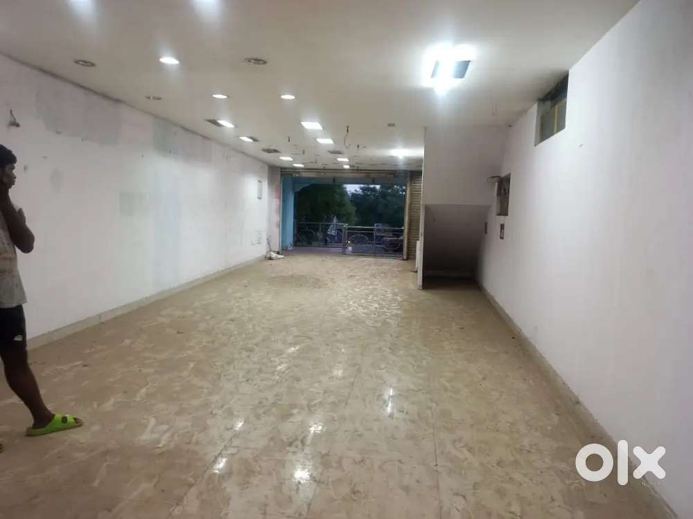 Rent shop by anna nagar 80 feet roud