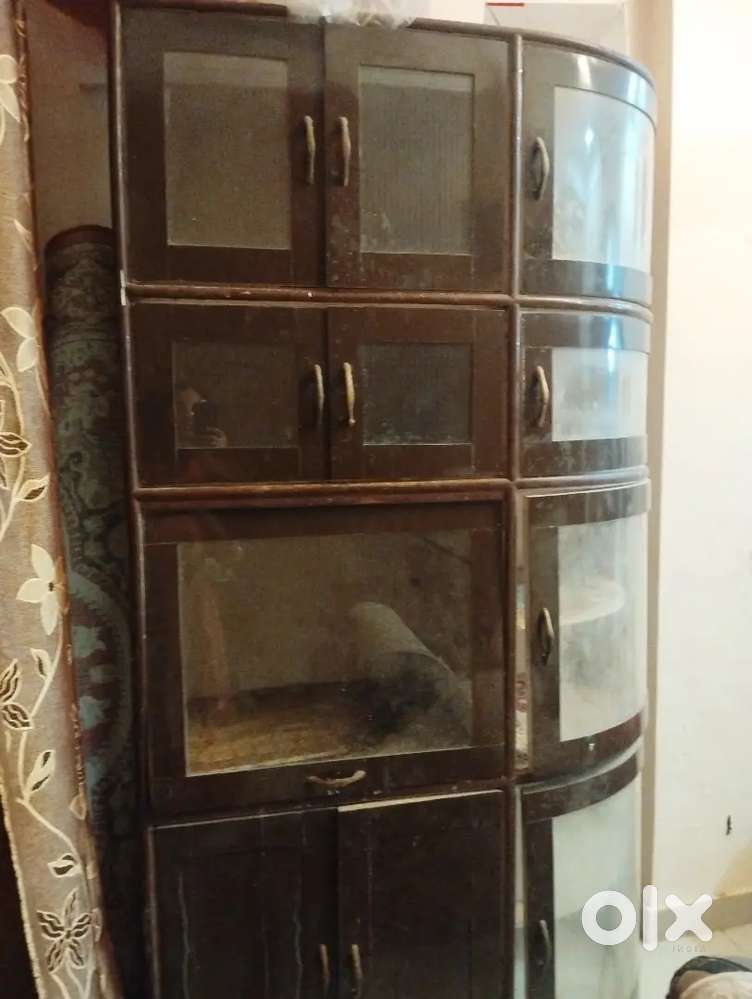Crockery cabinet