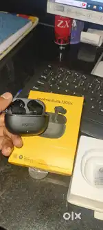 TWS realme T200X earbuds