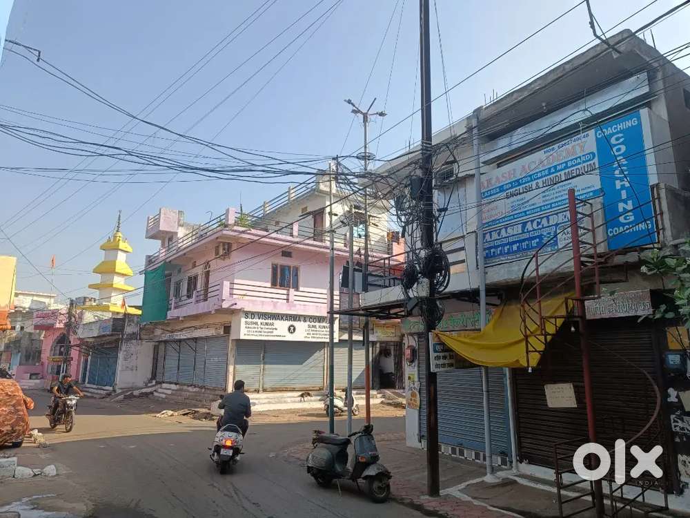 Kalimath Mandir Road ke pahle wale Tirahe par