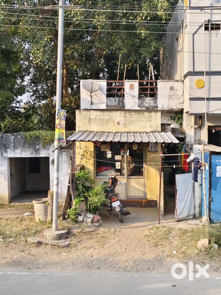 Urgent sale varni mainroad  iti college bore& manjira water avilable