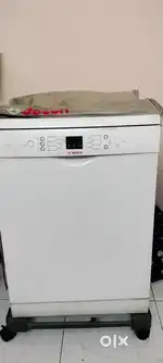 Dish washer