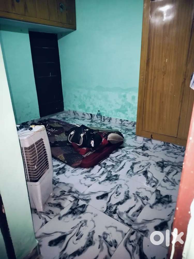 Need a room partner fully independent ( medical department)