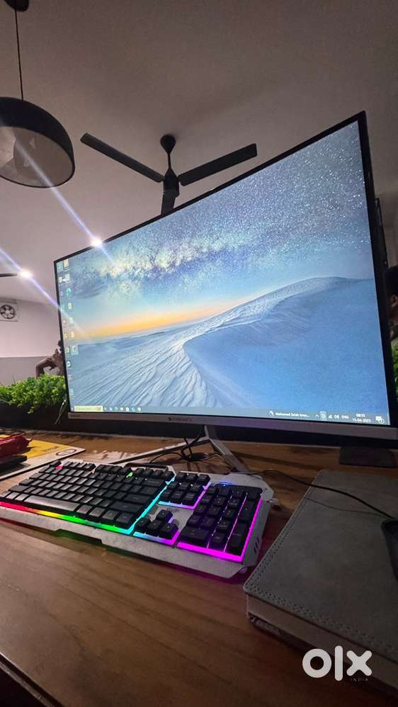 Zebronic 32 inch curve monitor