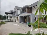 13.700 cents plot with 4000 sqft 4 bhk house for sale at Edapally.