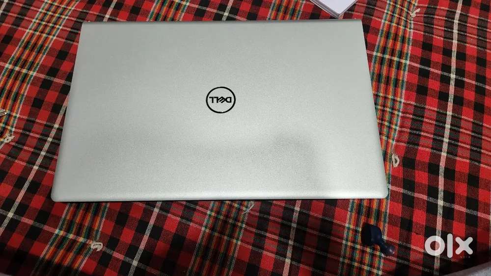 Dell inspiron i3 3520 8 gb ram and 512 gb storage