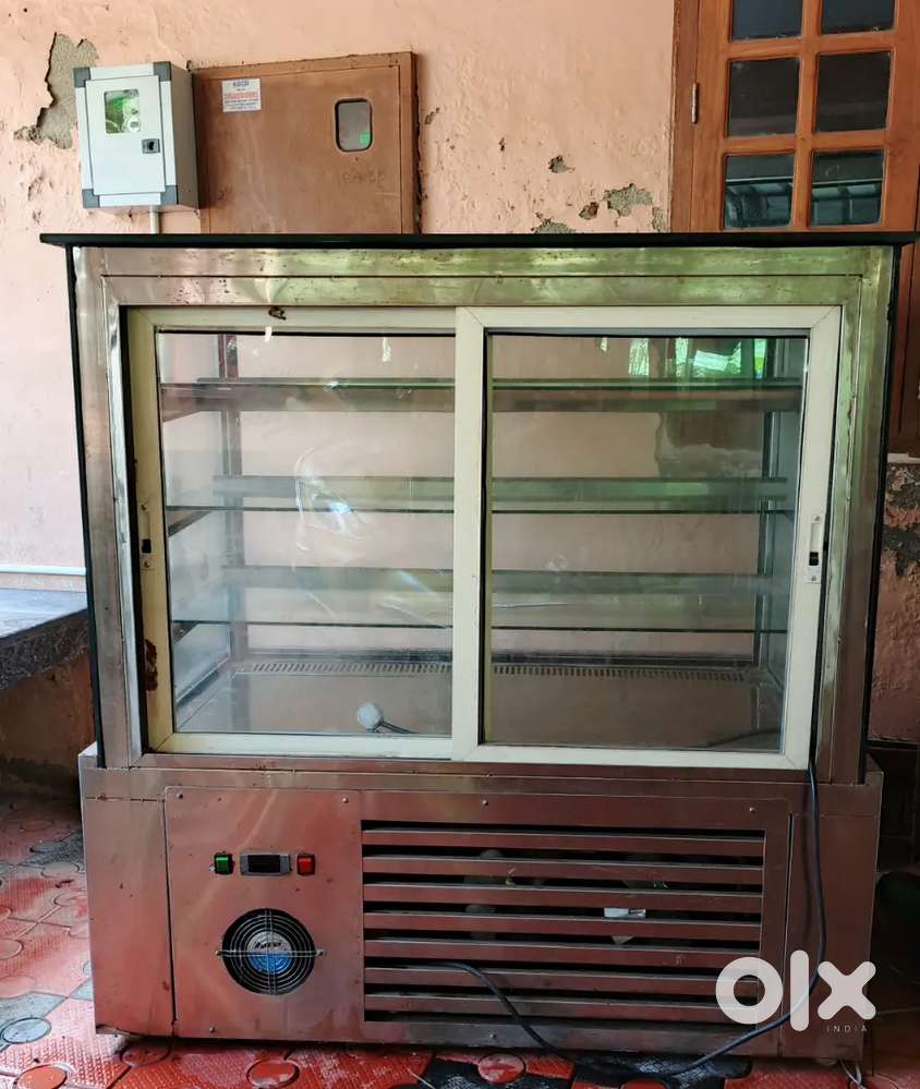 Bakery counter