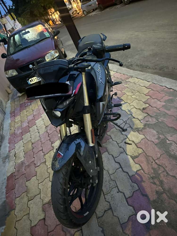 Bajaj pulsar N160 Duke