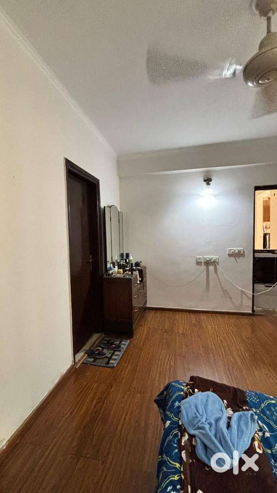 2 BHK SEMI FURISHED FLAT IN NOIDA EXTENSION