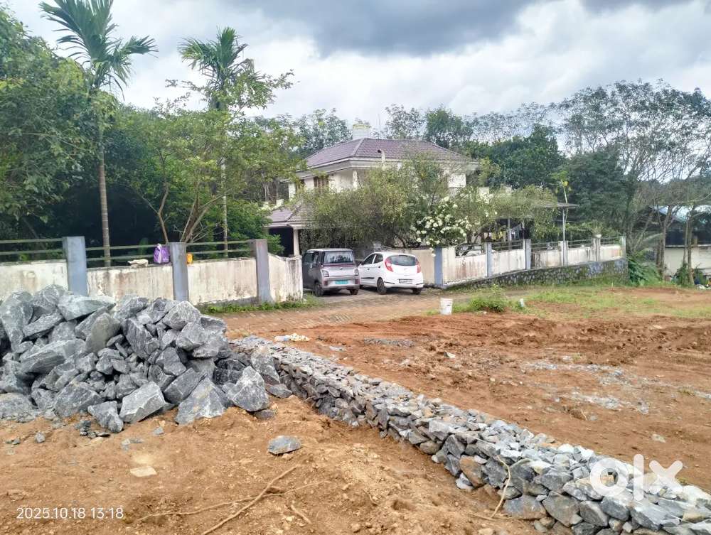 Ernakulam Thiruvaniyoor panchayath area plot for sale