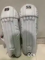 SS sunridges wicket keeping pads