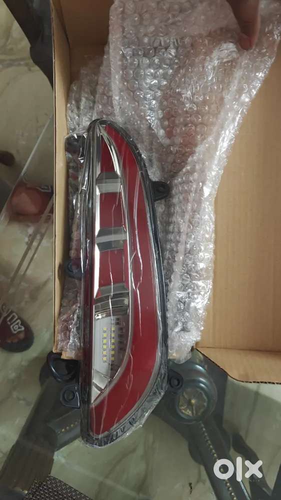 Elite I 20 rear bumper reflectors