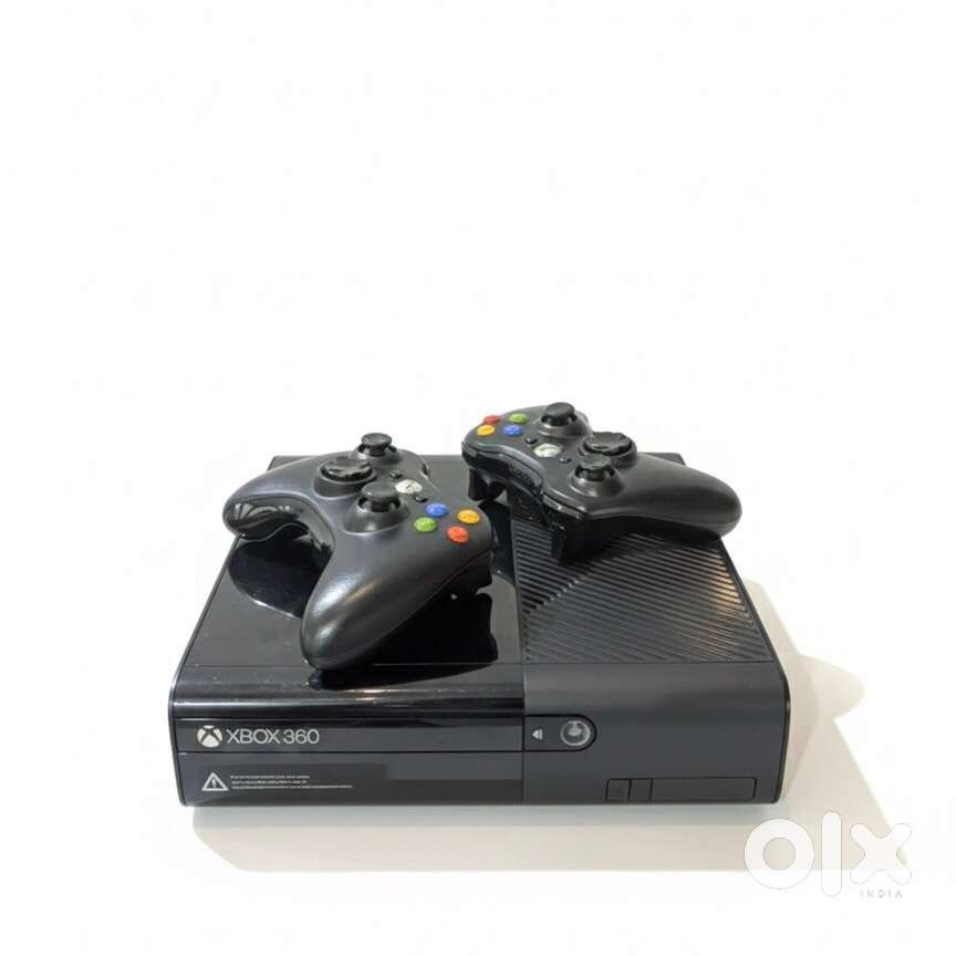 Xbox 360 Console  6 Original Game CDs  Rarely Used  Best Condition