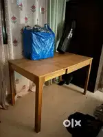 IKEA Dinning Table (Extendable 4 to 6 Seater)