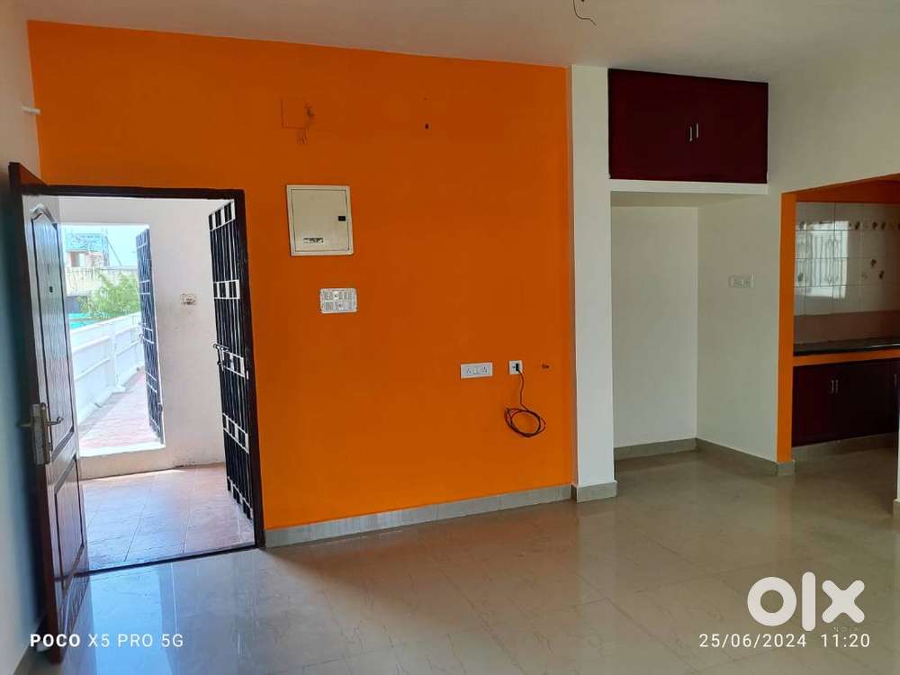 2BHK Semi-furnished @ Puzhuthivakkam