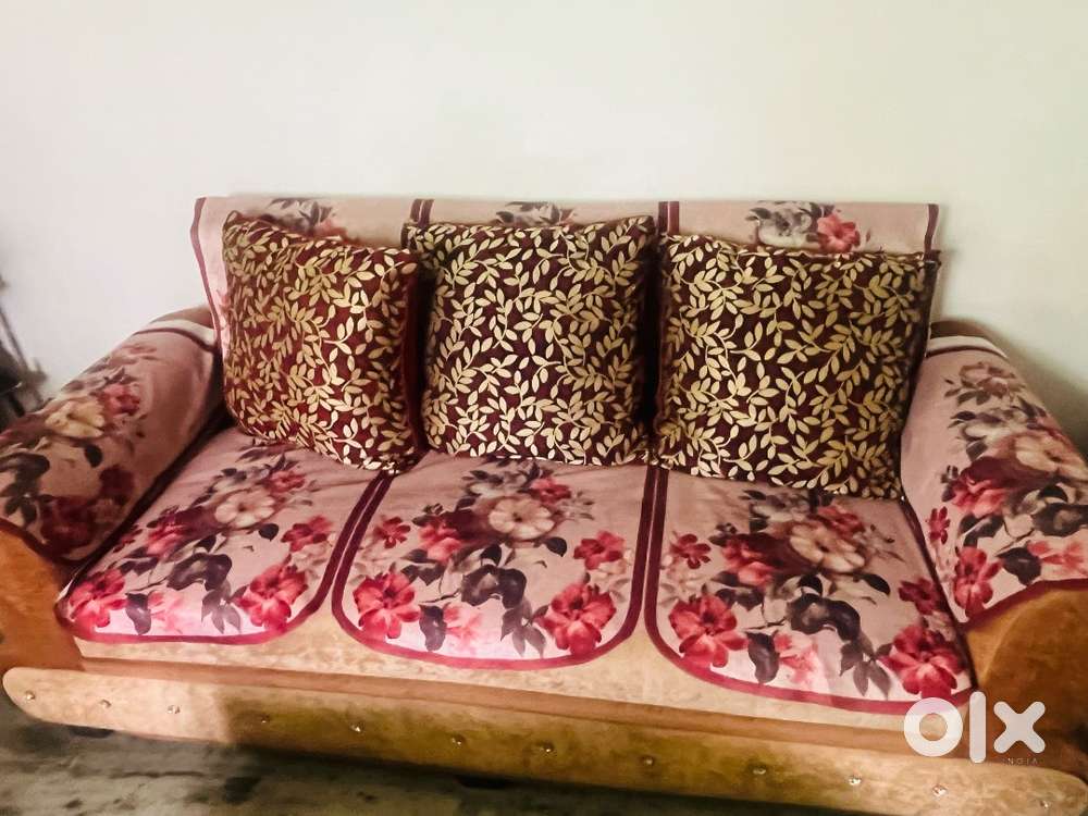 7 seated new sofa set with table