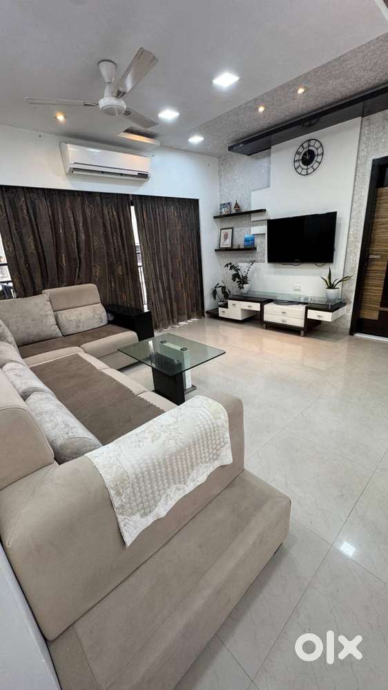 3.5 BHK HOUSE FOR RENT AT BORIVALI WEST