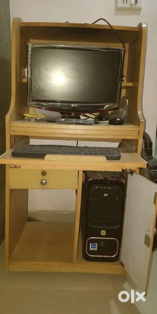 Computer+ Table Combo  Windows 8  Warrenty Included