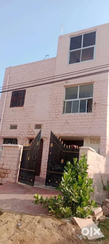 Well condition new home in nandari
