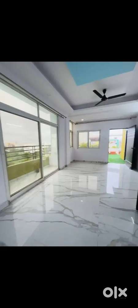 LUXURY PENT HOUSE FOR LEASE UPTO 2 YEATS WITH GOOD AMENITIES.