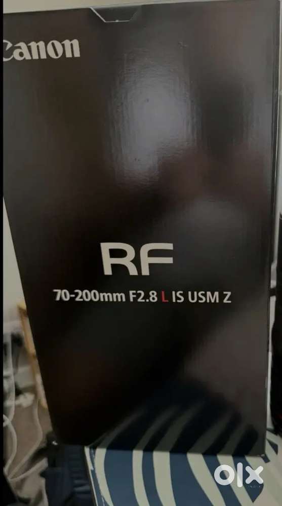 Canon RF 70-200mm F2.8 L IS USM Z Lens 4 Months Old w Full Kits