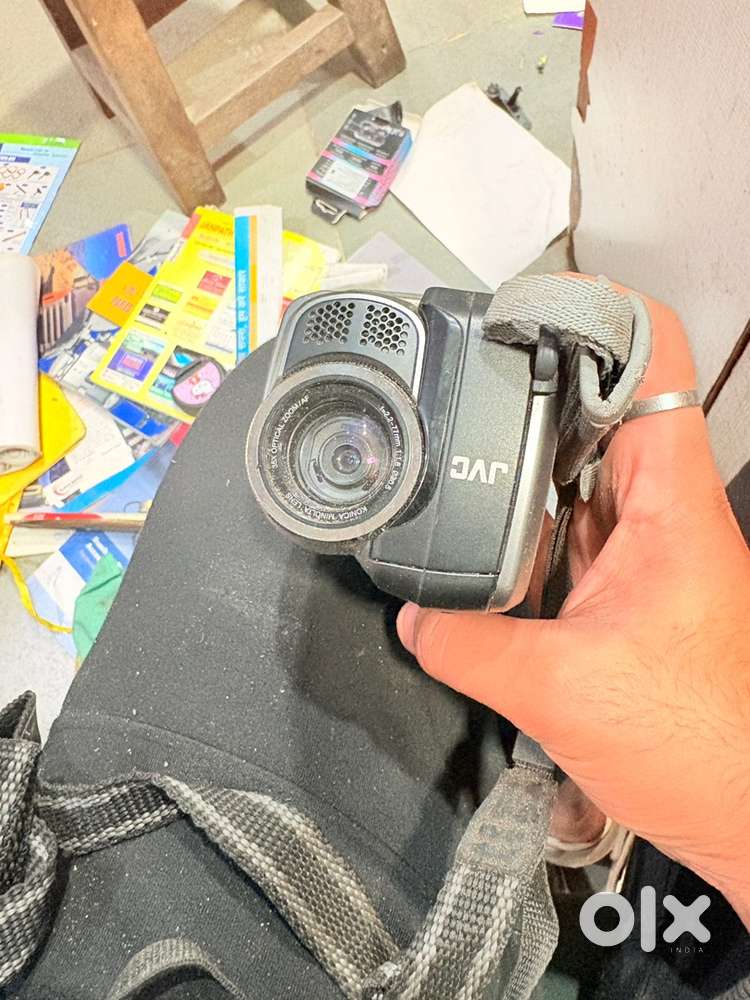 JVC VIDEO CAMERA